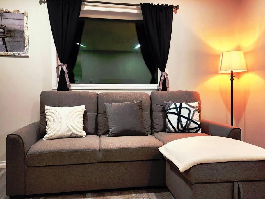 Comfort First - Sleeps 6 Уайтхорс Экстерьер фото