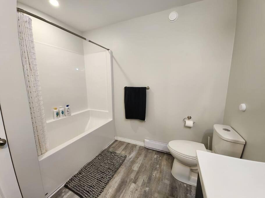 Comfort First - Sleeps 6 Уайтхорс Экстерьер фото