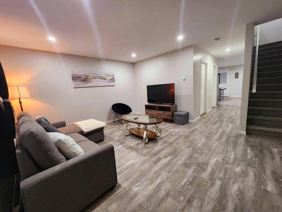 Comfort First - Sleeps 6 Уайтхорс Экстерьер фото