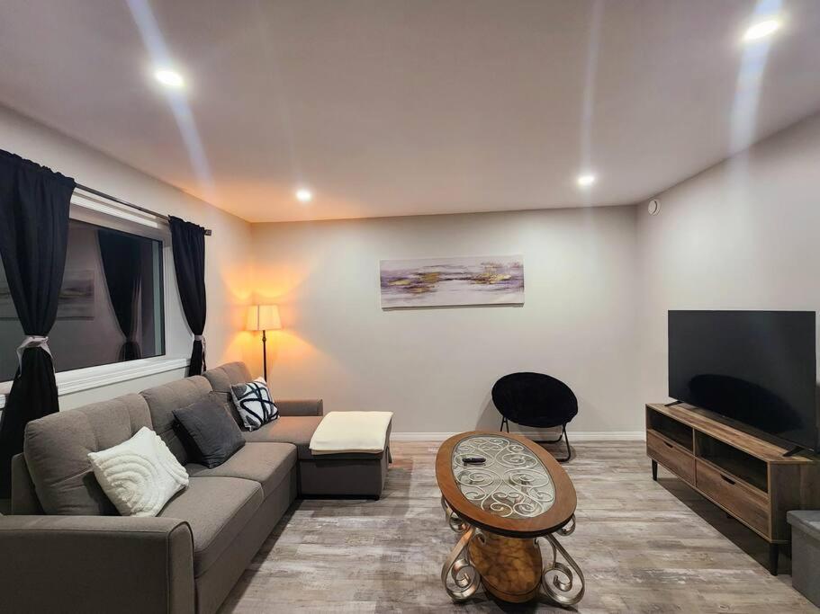 Comfort First - Sleeps 6 Уайтхорс Экстерьер фото